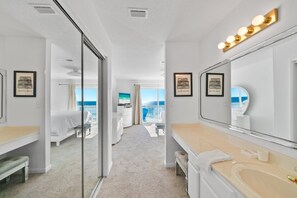 Townhome, 2 Bedrooms