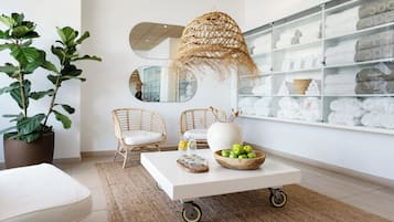 Couples treatment rooms, body treatments, hot stone massages