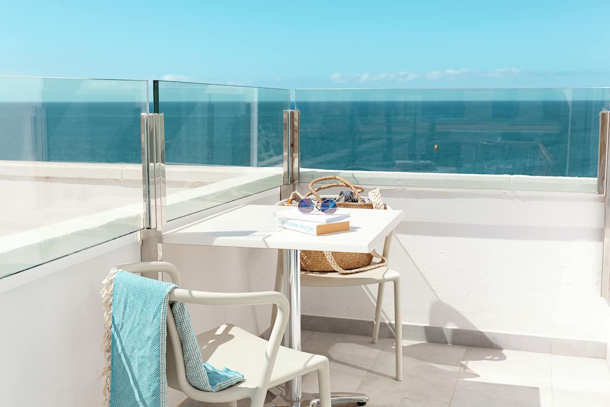 Family Apartment, Balcony, Partial Sea View ALC | Terrasse/Patio