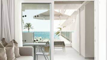 Family Apartment, Sea View ALB | Ausblick vom Zimmer