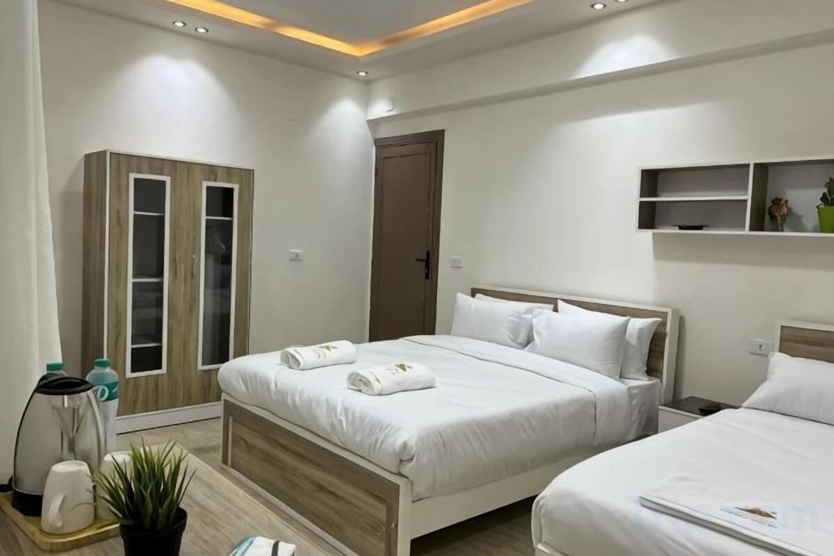 Triple Room with Balcony and City View