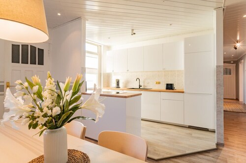 Spacious Apartment in Strausberg - Sleeps 6