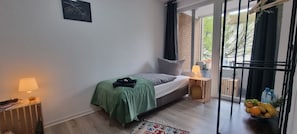 2 bedrooms, desk, free WiFi - 2-Bedroom Apartment in the Heart of Hannover (Hannover)