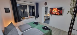 1 bedroom, desk, free WiFi