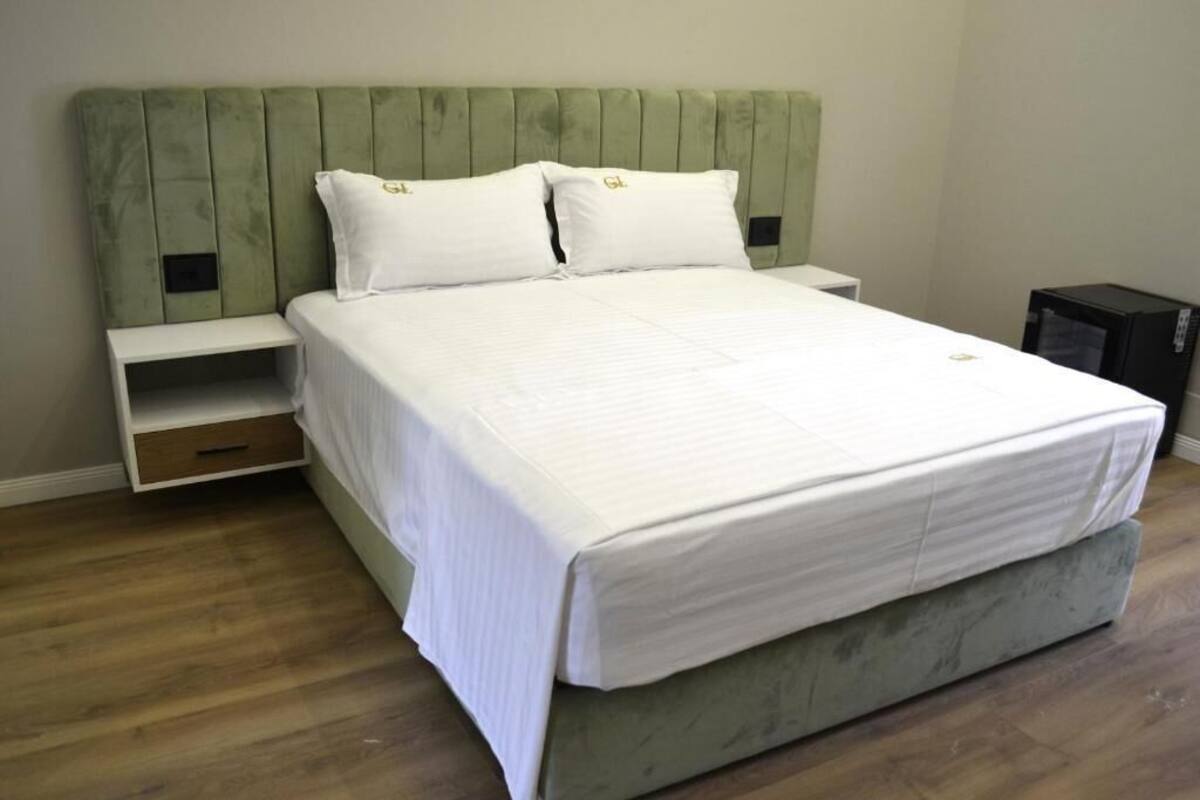 Triple Room | Desk, soundproofing, free WiFi, bed sheets
