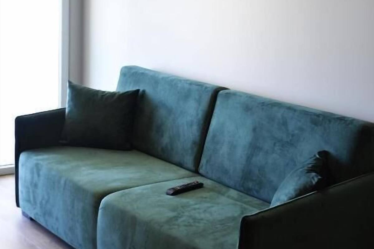 Desk, soundproofing, free WiFi, bed sheets