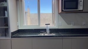 Mikrobølgeovn, ovn og kokeplater