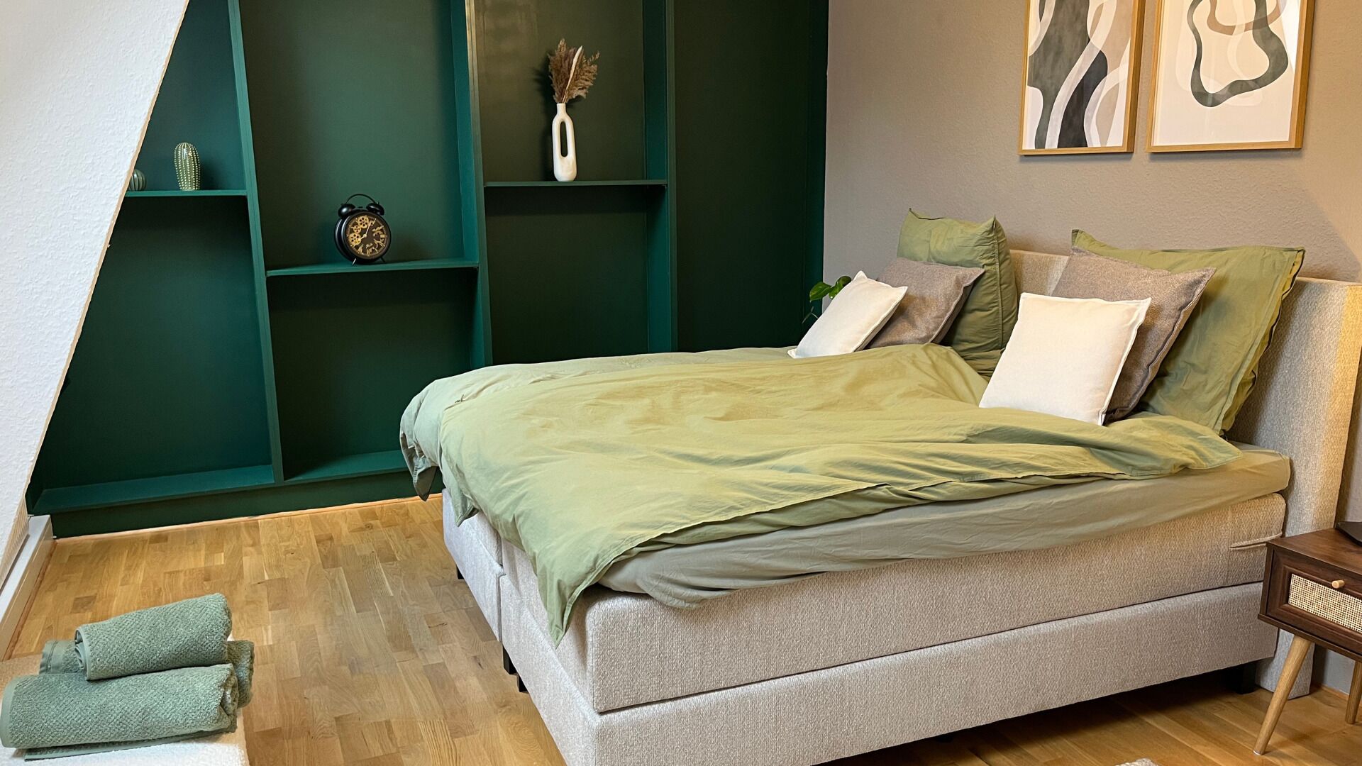 3 slaapkamers, een bureau, reisbedje, gratis wifi