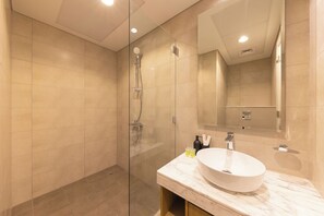 Slippers - Cozy 2BR in Business Bay Aykon Tower (Dubai)