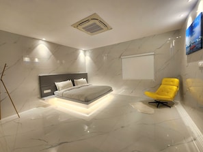 Desk, laptop workspace, soundproofing, free WiFi - Landcorp hotels  (Hyderabad)
