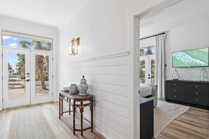 6 habitaciones, tabla de planchar con plancha y wifi gratis
