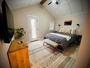 1 slaapkamer, een strijkplank/strijkijzer, gratis wifi, beddengoed