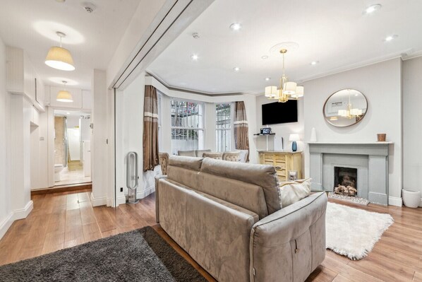 Smart TV, video games