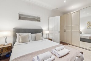 2 bedrooms, desk, iron/ironing board, free WiFi