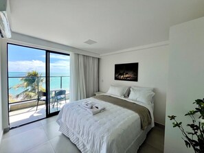 Espacio para trabajar con laptop y wifi gratis