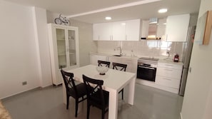 Fridge, microwave, oven, coffee/tea maker