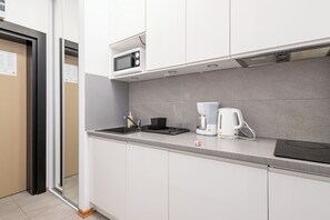 Studio Suite | Private kitchenette | Electric kettle - RentPlanet - Studio Aleje Jerozolimskie (Warsaw)