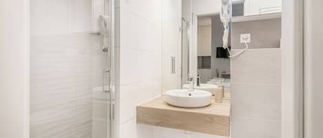 Studio Suite | Bathroom