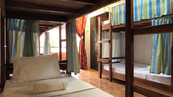 Basic Shared Dormitory, Mixed Dorm (8) | Langsir/tirai gelap terus, Wi-fi percuma, cadar katil