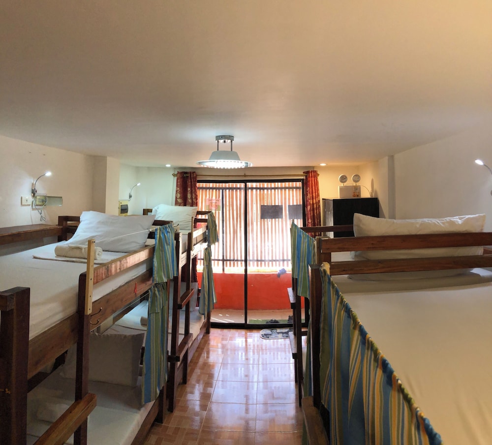 Chill Out Hostel Boracay by null