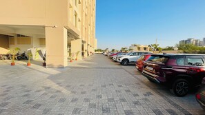 Property grounds - Bright & Cozy Studio Getaway in Jagatpura Jaipur (Jaipur)