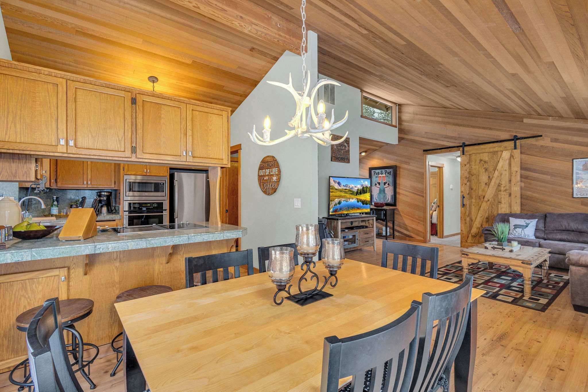 المنشأة من الداخل