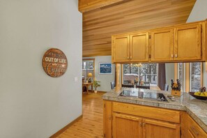 Interior - Sharc, hot tub, AC, pet friendly, bikes, ping pong (Sunriver)