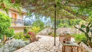 House - Corfu Apt in Gaios With 1 Bedrooms and 1 Bathrooms (Paxos)