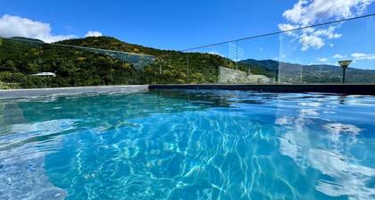 Sunset Beach Villa - 5-star Creole villa with pool and sea view