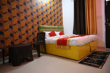 Quarto casal luxo | Wi-Fi de cortesia. All In One Guest House