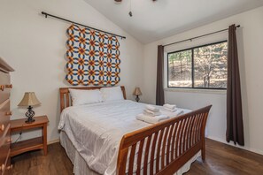 4 多间卧室、办公桌、WiFi、床单