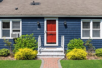 Visit Historical Hope St. Nearby Providence & Newport