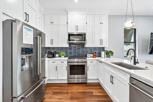 Blue Pearl Beach House | Beachfront with Private Pool