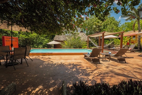 Outdoor pool. The Pickled Onion Hotel and Restaurant Uxmal