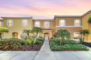 Exterior - Pet Friendly Pool Home Very Close to Disney! (Kissimmee)