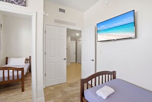 3 bedrooms, desk, iron/ironing board, WiFi