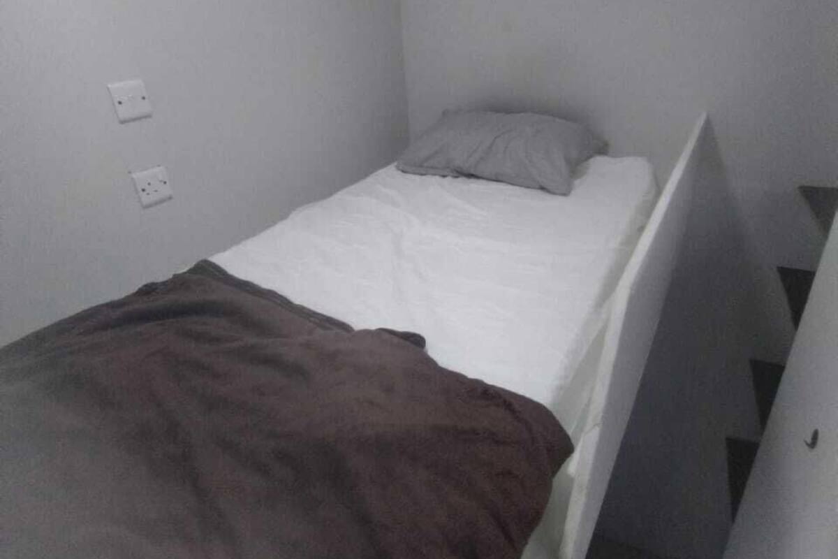 Economy Loft, Park View | Iron/ironing board (on request), WiFi (free), bed sheets