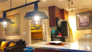 TV - Private Chalet Near Old Mill-Music (Bend)