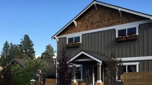 Exterior - Private Chalet Near Old Mill-Music (Bend)