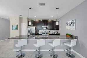 Private kitchen - 1578-SliceWay-Championsgate 4Bdr/3Bth Disney-Villa (Davenport)