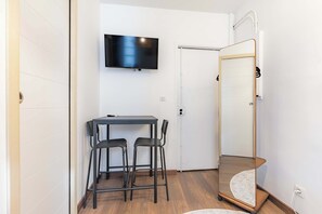 Interior - Renovated studio 2 pers Bastille (Paris)