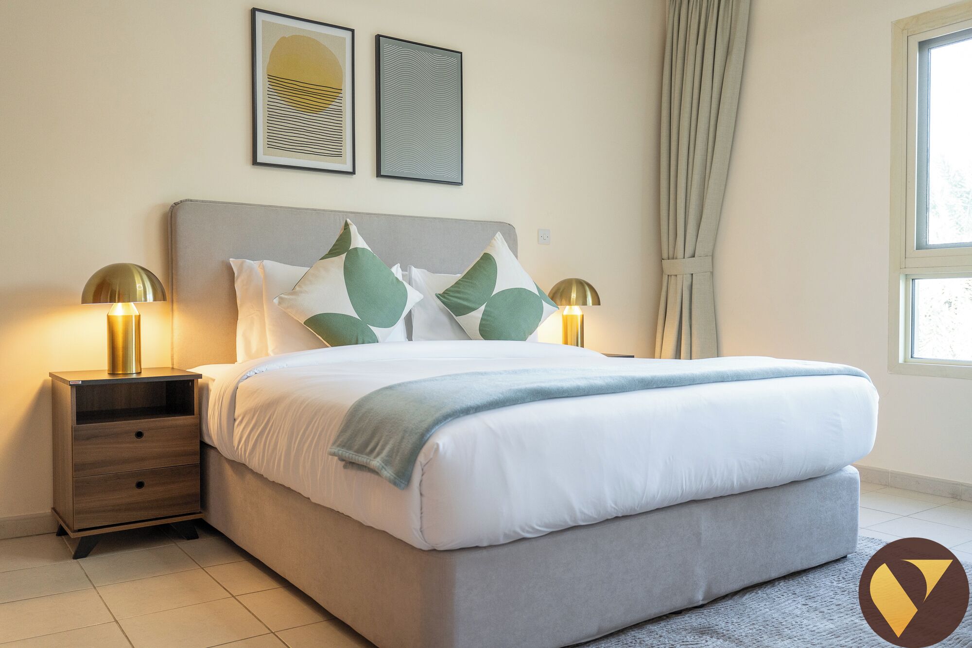 Luxury Apartment | 1 bedroom, laptop workspace, iron/ironing board, cots/infant beds