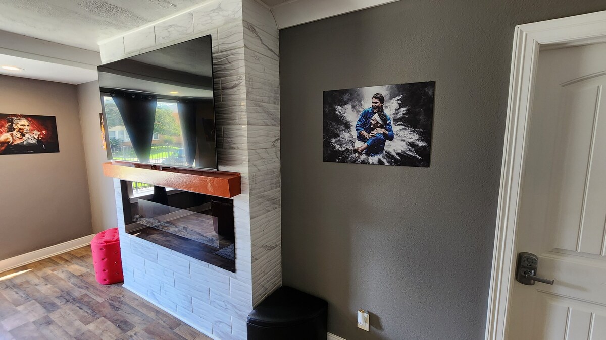 Photo 30 of Spacious 6-bedroom house in brilliant Houston with WiFi, AC