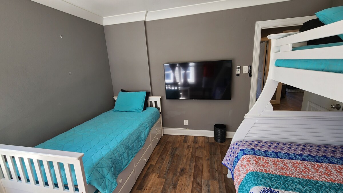 Photo 23 of Spacious 6-bedroom house in brilliant Houston with WiFi, AC