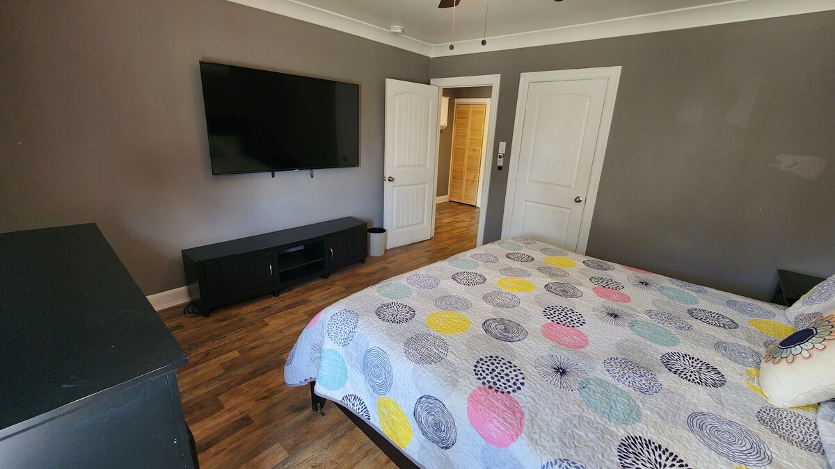 Photo 8 of Spacious 6-bedroom house in brilliant Houston with WiFi, AC
