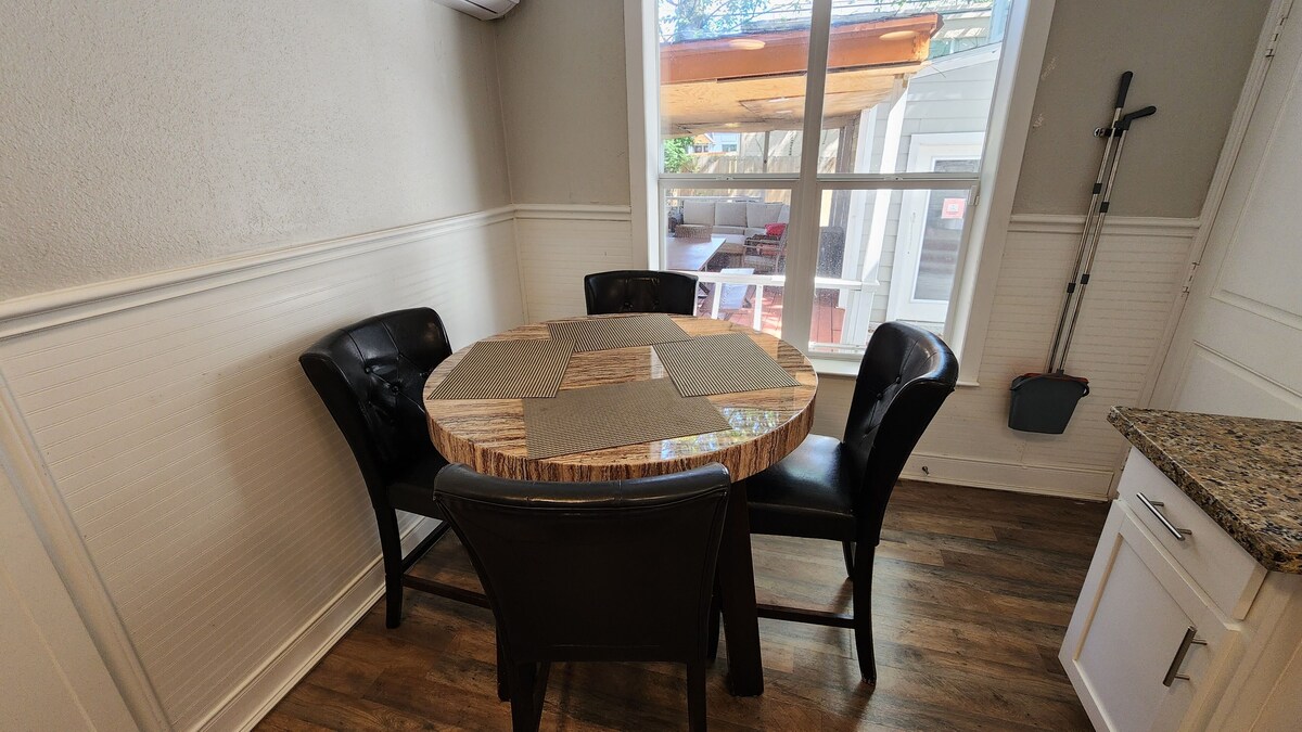 Photo 38 of Spacious 6-bedroom house in brilliant Houston with WiFi, AC