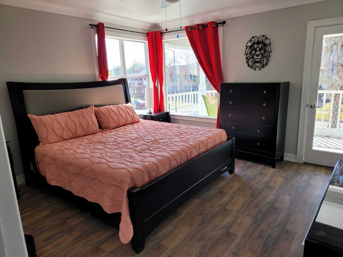 Photo 66 of Spacious 6-bedroom house in brilliant Houston with WiFi, AC