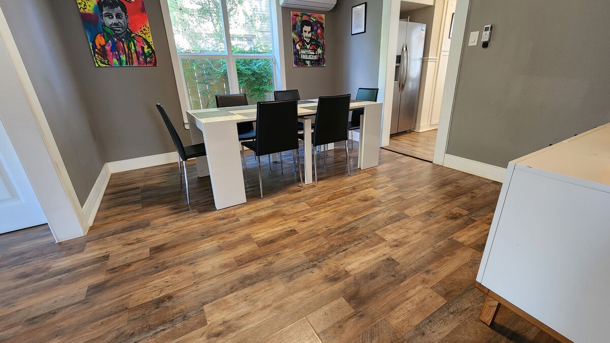 Photo 3 of Spacious 6-bedroom house in brilliant Houston with WiFi, AC