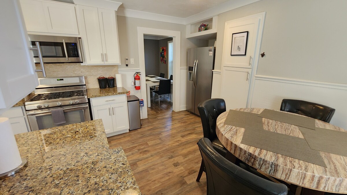 Photo 39 of Spacious 6-bedroom house in brilliant Houston with WiFi, AC