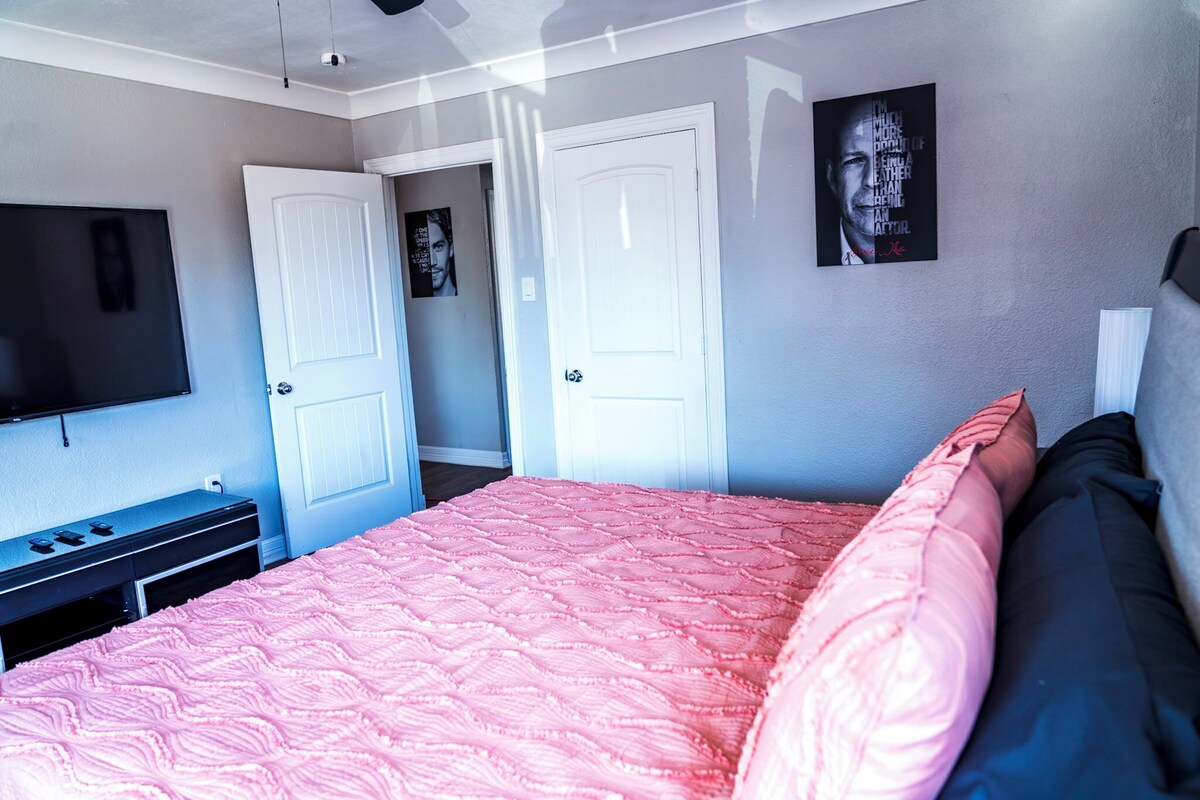 Photo 44 of Spacious 6-bedroom house in brilliant Houston with WiFi, AC